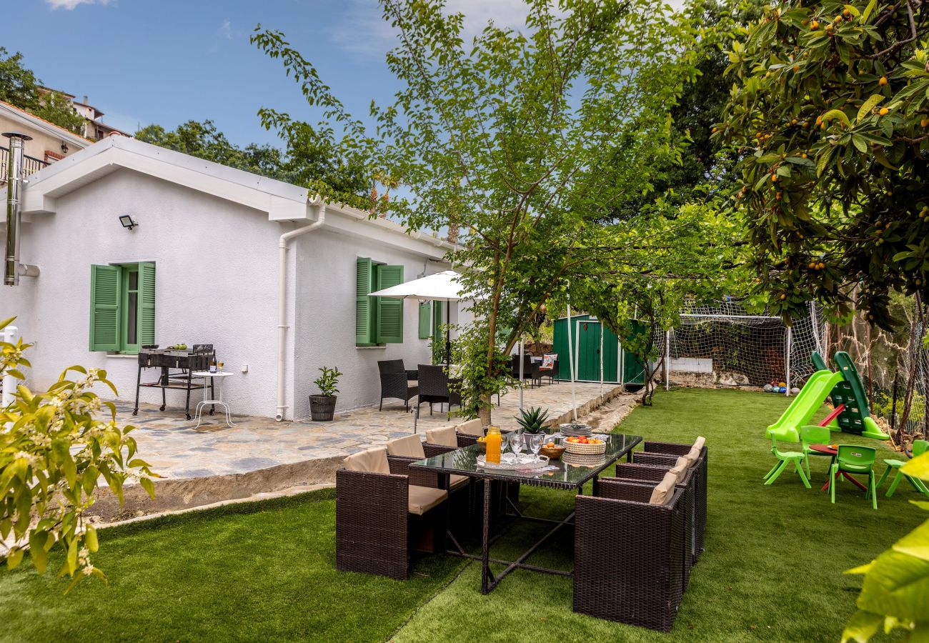 Bungalow in Galata - Galata Watermill Cottage