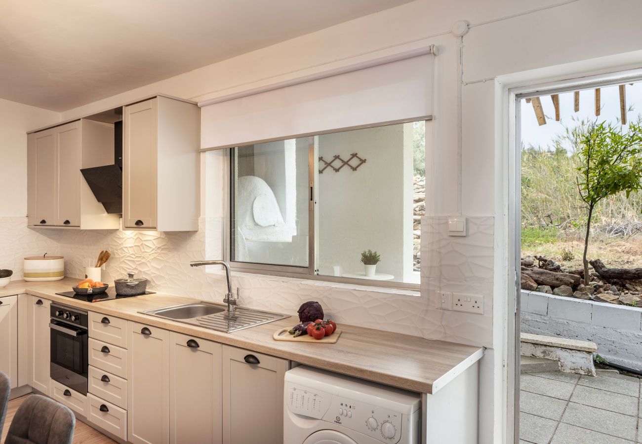 Bungalow in Galata - Galata Watermill Cottage