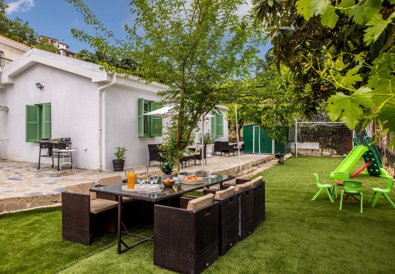 Bungalow in Galata - Galata Watermill Cottage