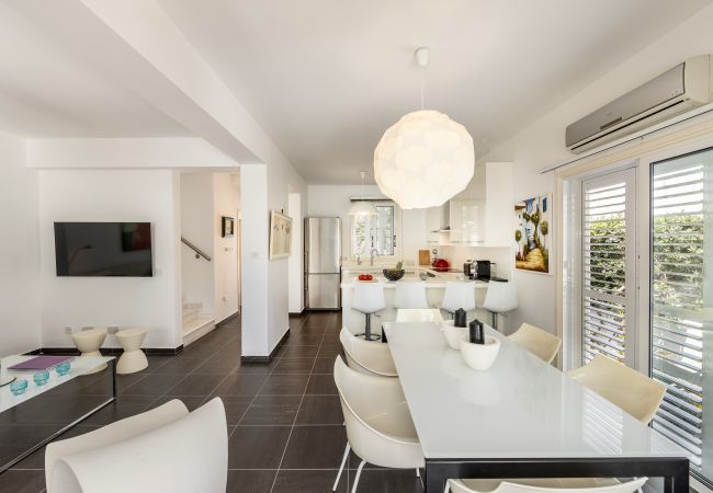 Villa in Protaras - Protaras Seaside Villa Narcissos 16 Villa in Protaras - Protaras Seaside Villa Narcissos 16