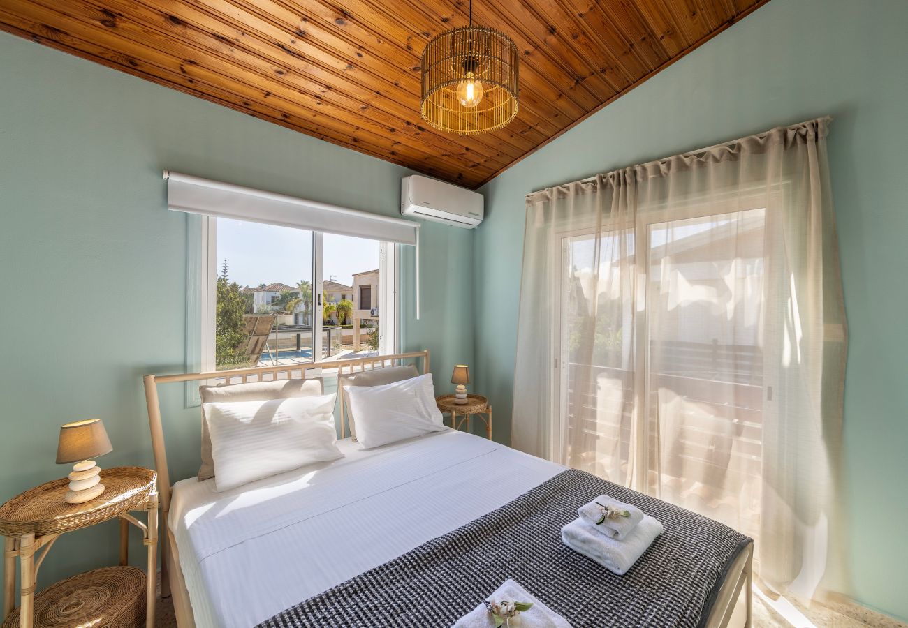 Villa in Pervolia - Larnaca Oneiro Seaside Villa