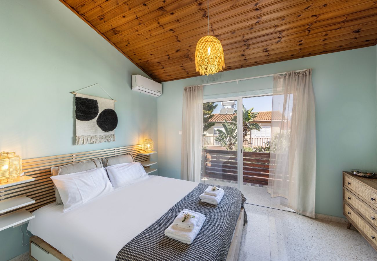 Villa in Pervolia - Larnaca Oneiro Seaside Villa