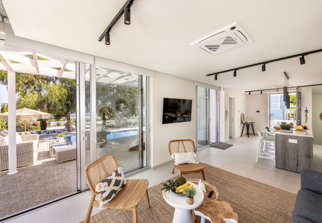 Villa in Protaras - Protaras Leomi Seaside Villa Villa in Protaras - Protaras Leomi Seaside Villa