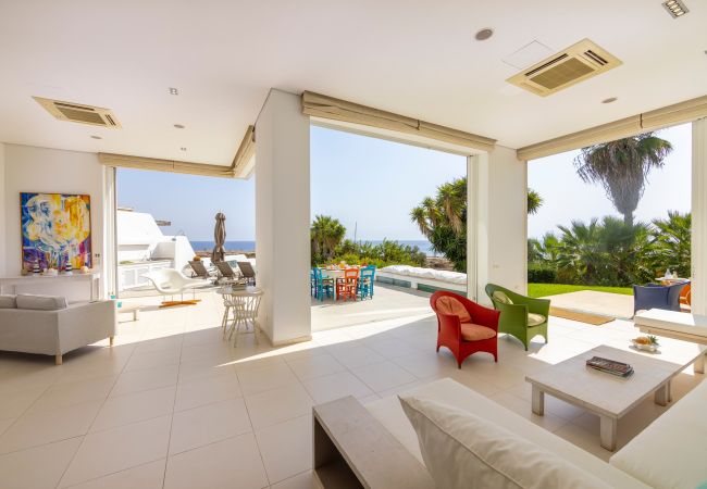 Villa in Protaras - Protaras Seafront Villa AleMar Villa in Protaras - Protaras Seafront Villa AleMar