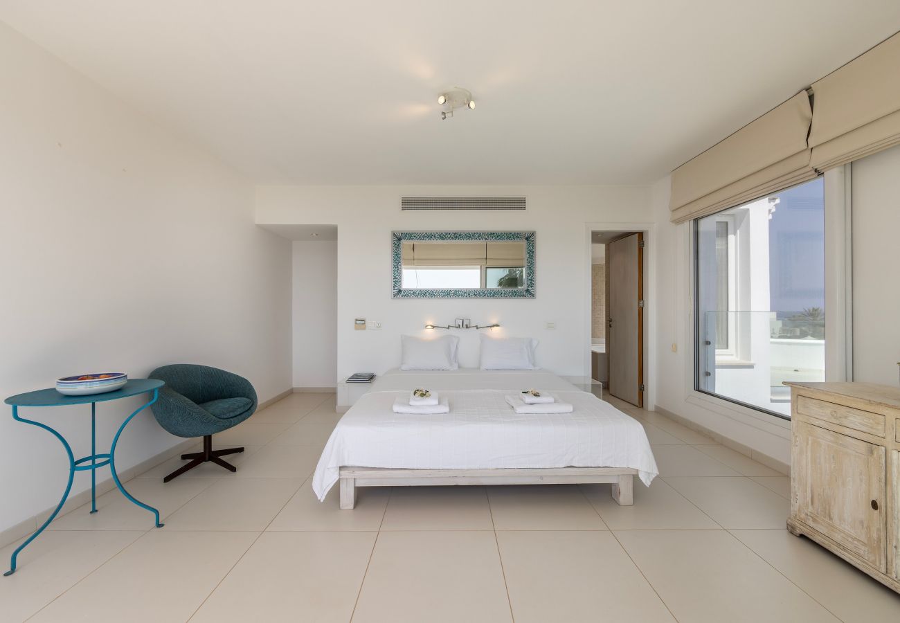 Villa in Protaras - Protaras Seafront Villa AleMar