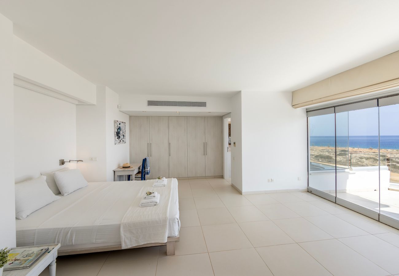 Villa in Protaras - Protaras Seafront Villa AleMar