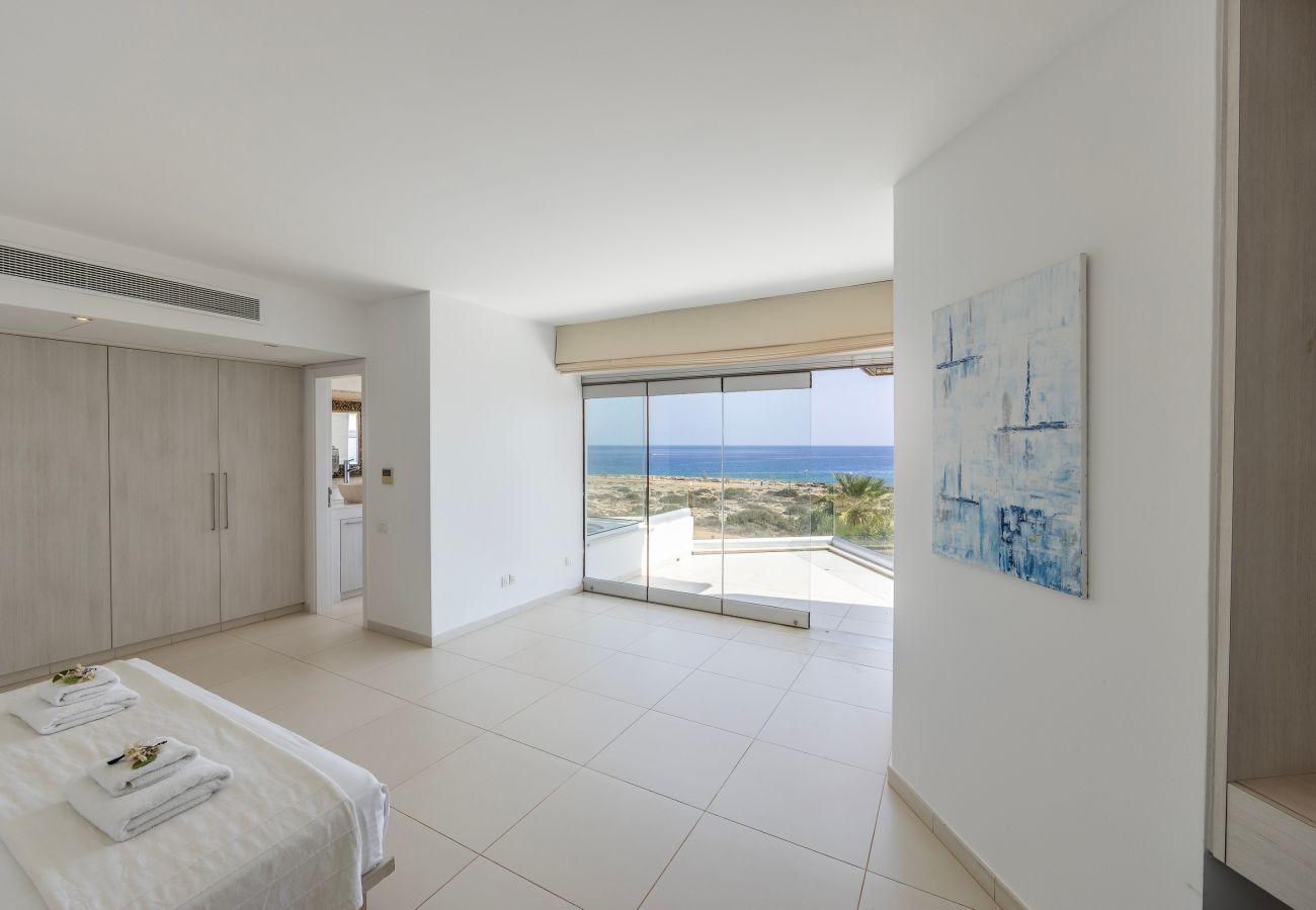Villa in Protaras - Protaras Seafront Villa AleMar