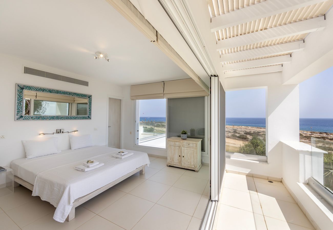Villa in Protaras - Protaras Seafront Villa AleMar