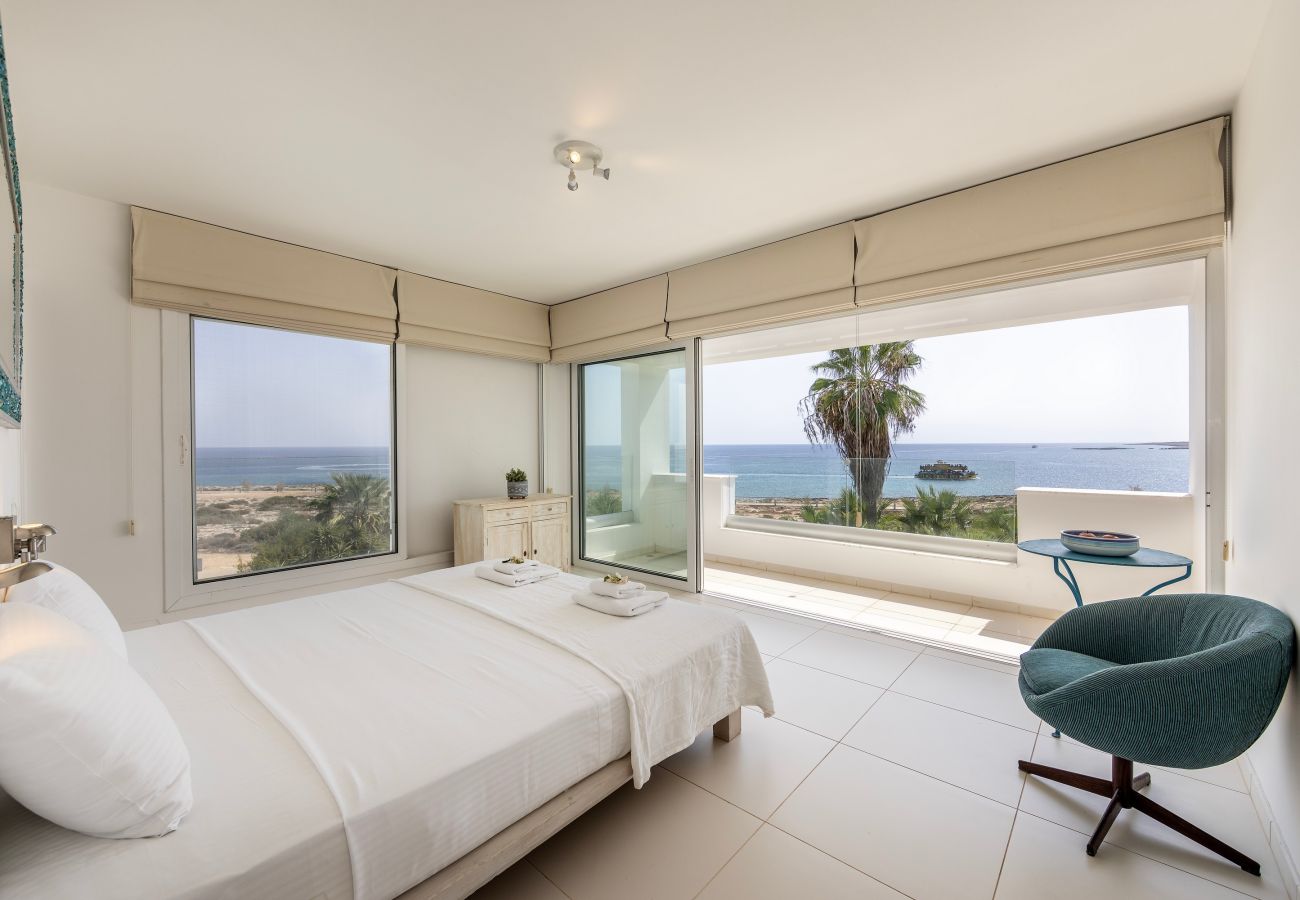 Villa in Protaras - Protaras Seafront Villa AleMar