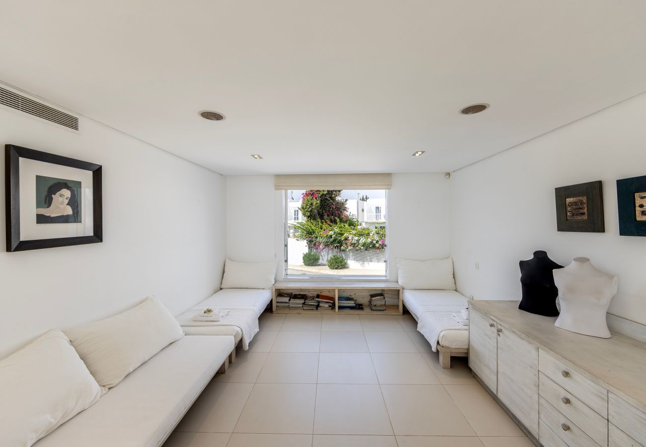 Villa in Protaras - Protaras Seafront Villa AleMar