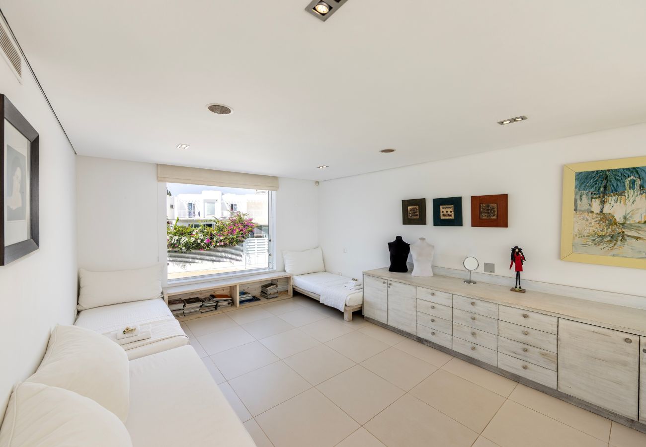 Villa in Protaras - Protaras Seafront Villa AleMar