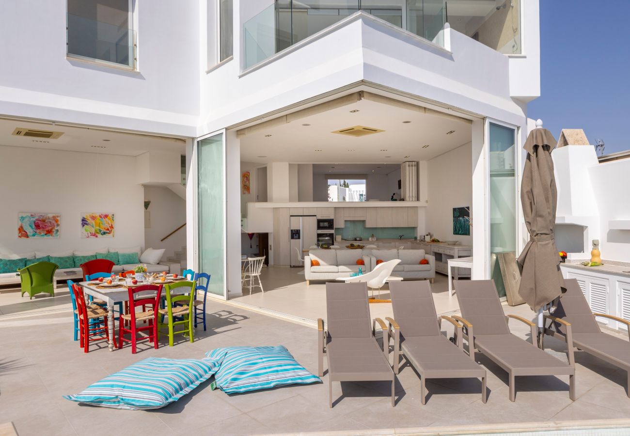Villa in Protaras - Protaras Seafront Villa AleMar