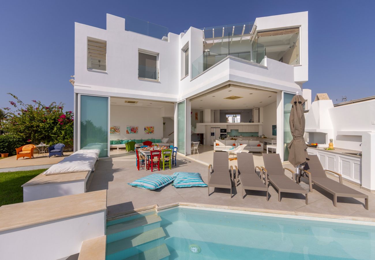 Villa in Protaras - Protaras Seafront Villa AleMar