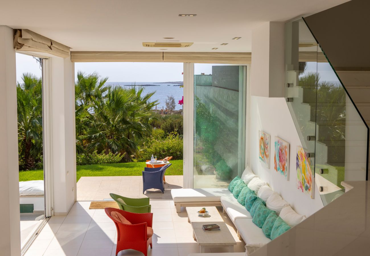 Villa in Protaras - Protaras Seafront Villa AleMar