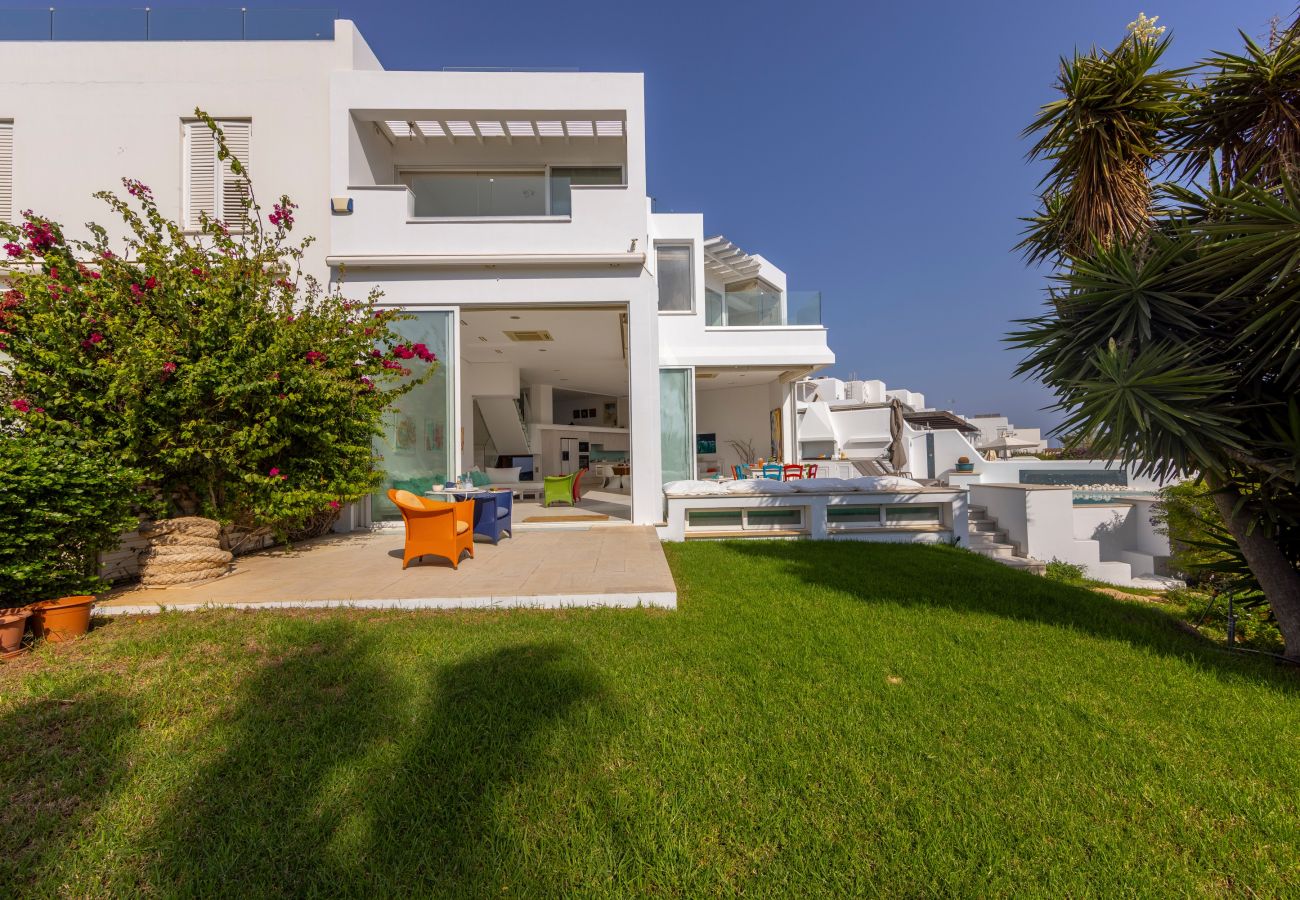 Villa in Protaras - Protaras Seafront Villa AleMar