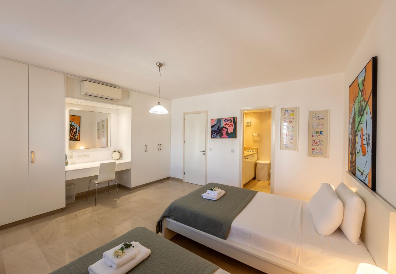 Villa in Protaras - Protaras Seafront Villa Galene Del Mar