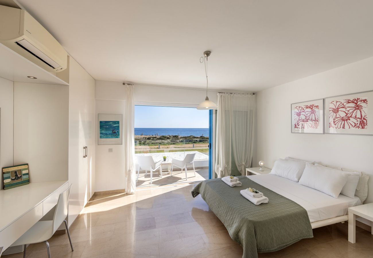 Villa in Protaras - Protaras Seafront Villa Galene Del Mar