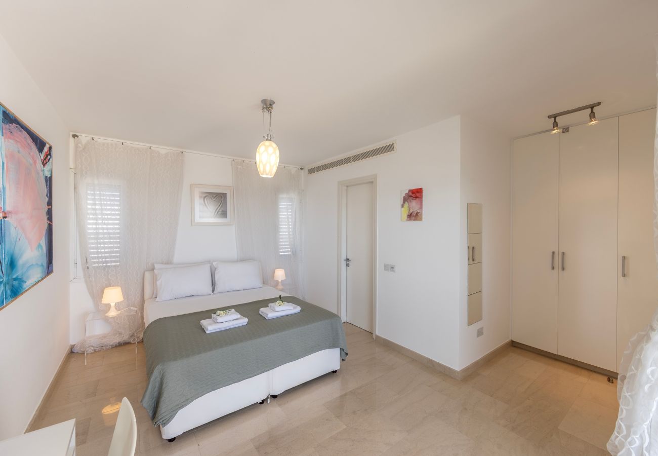 Villa in Protaras - Protaras Seafront Villa Galene Del Mar