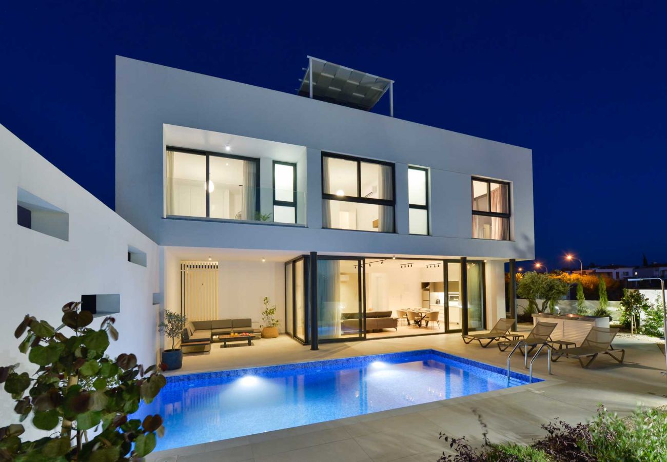 Villa/Dettached house in Protaras - NEW 3-BEDROOM VILLA CLOSE TO AMENITIES IN PERNERA, PROTARAS AREA