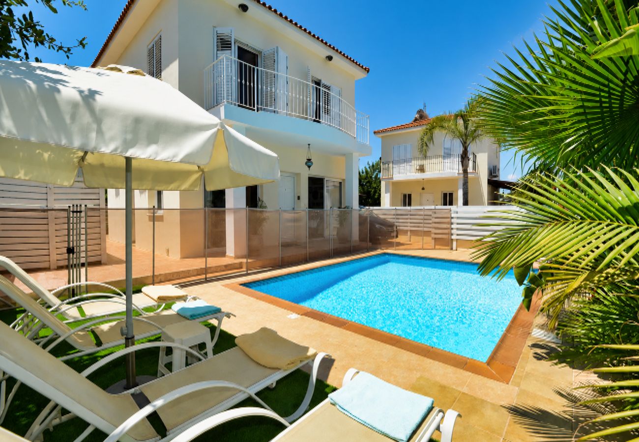 Villa/Dettached house in Pernera - Cosy 3-Bedroom Villa in Pernera